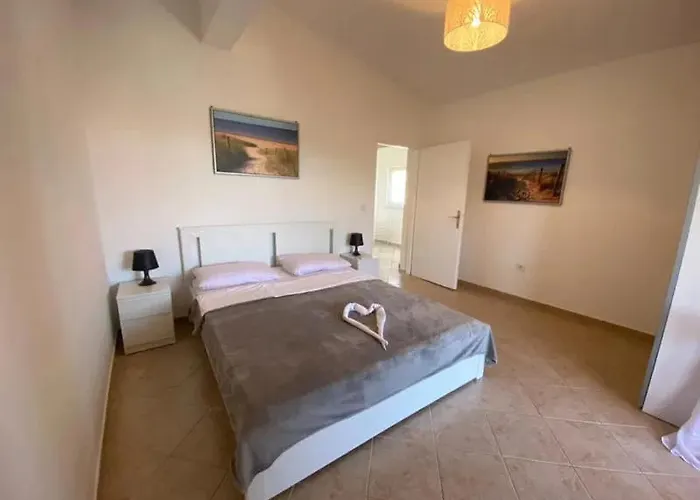 Appartement Liza Vir